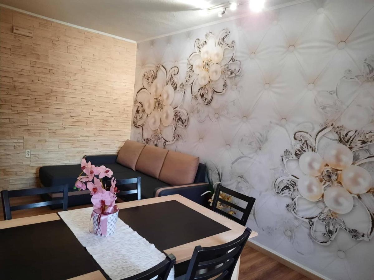 Kek Laguna Wellness Apartmanok Egerszalók Eksteriør billede