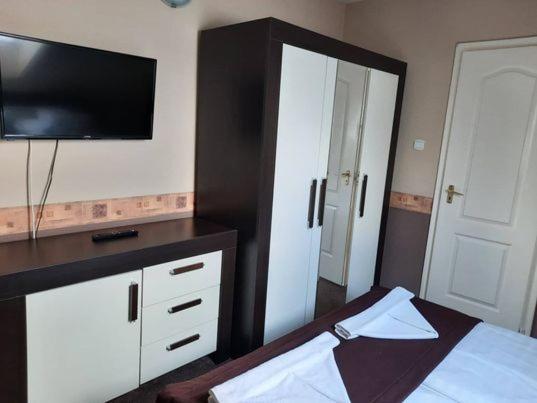 Kek Laguna Wellness Apartmanok Egerszalók Eksteriør billede