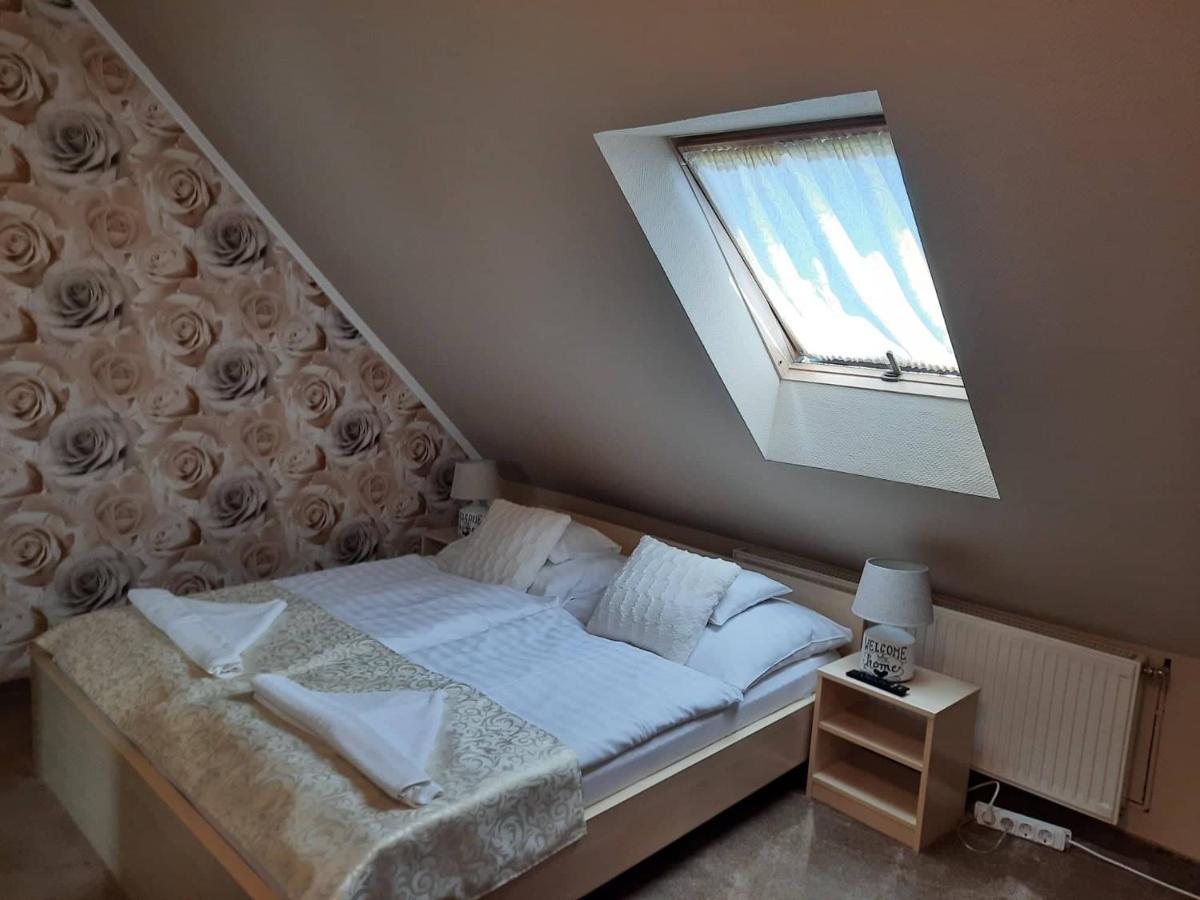 Kek Laguna Wellness Apartmanok Egerszalók Eksteriør billede
