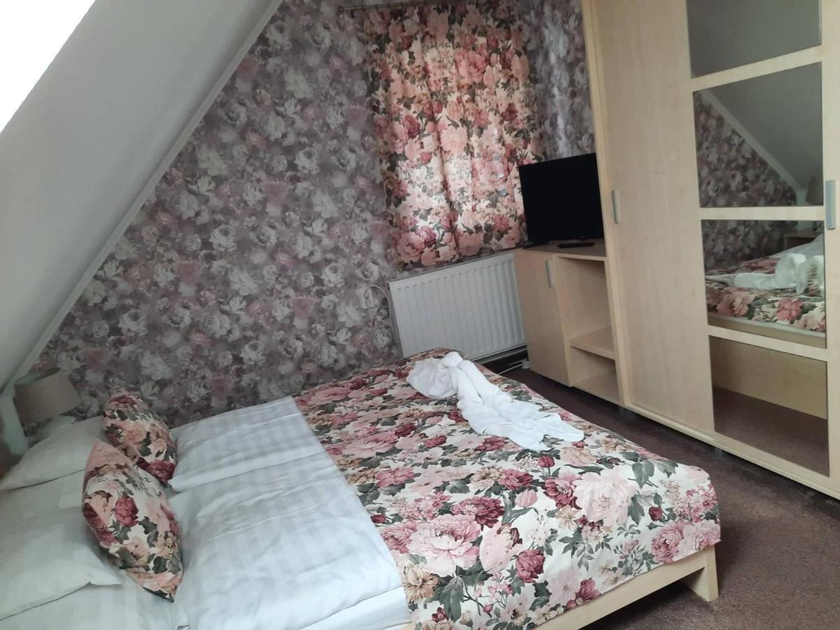 Kek Laguna Wellness Apartmanok Egerszalók Eksteriør billede
