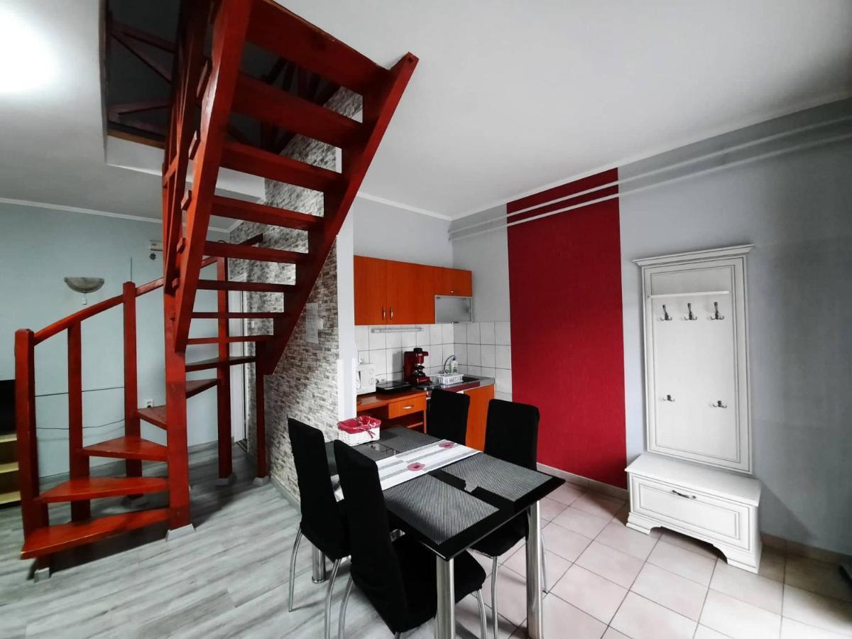 Kek Laguna Wellness Apartmanok Egerszalók Eksteriør billede