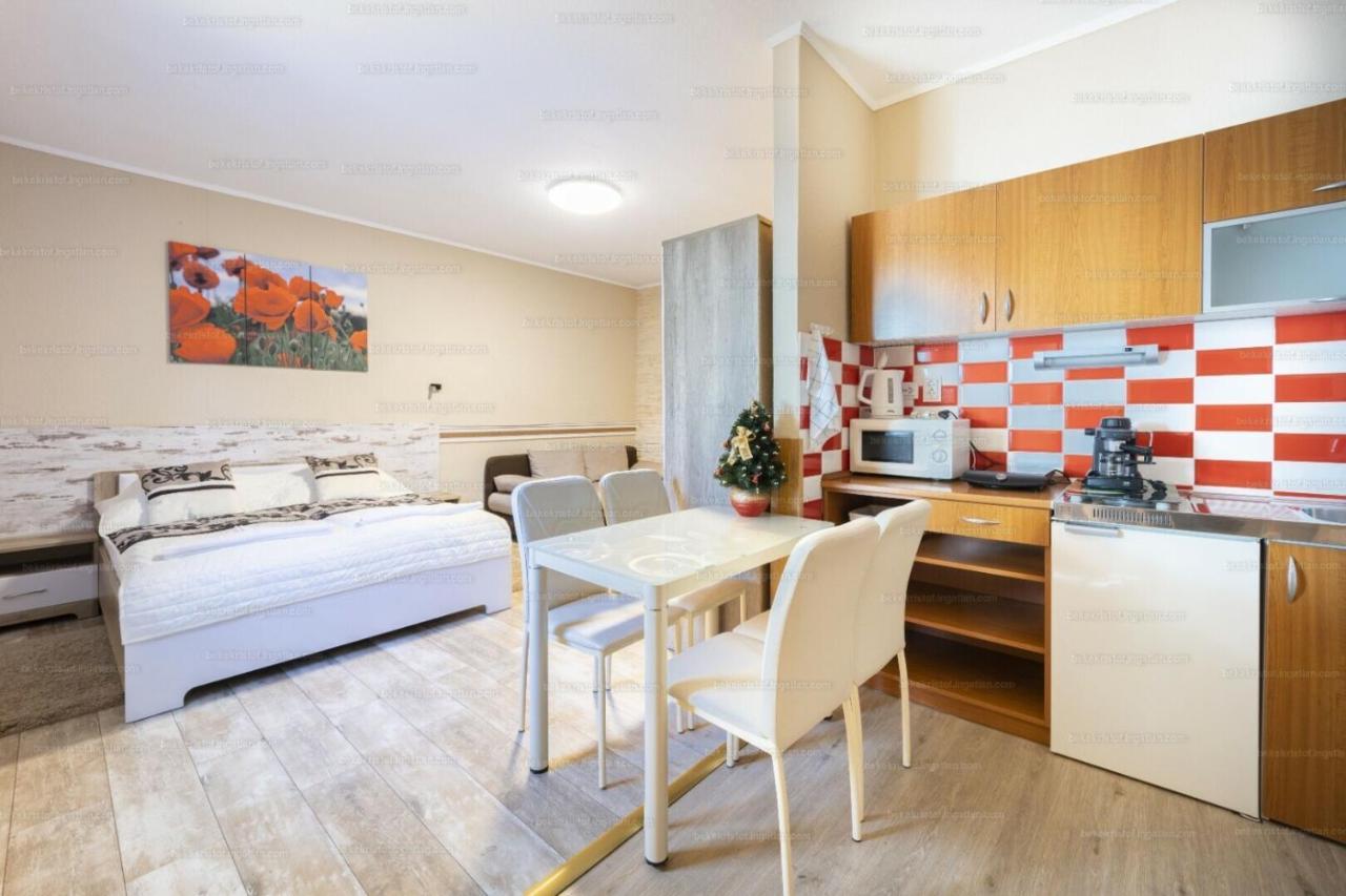 Kek Laguna Wellness Apartmanok Egerszalók Eksteriør billede