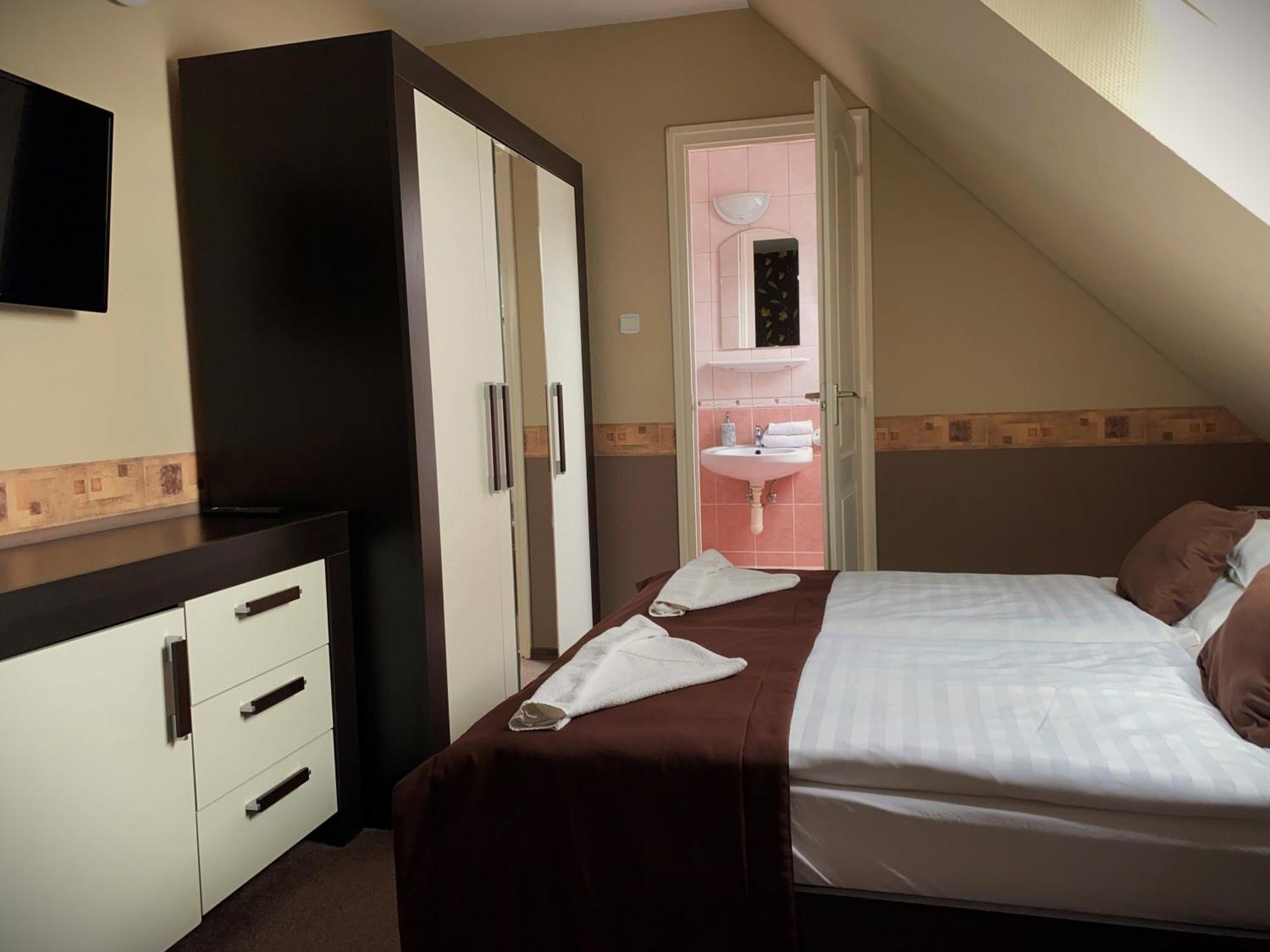 Kek Laguna Wellness Apartmanok Egerszalók Eksteriør billede