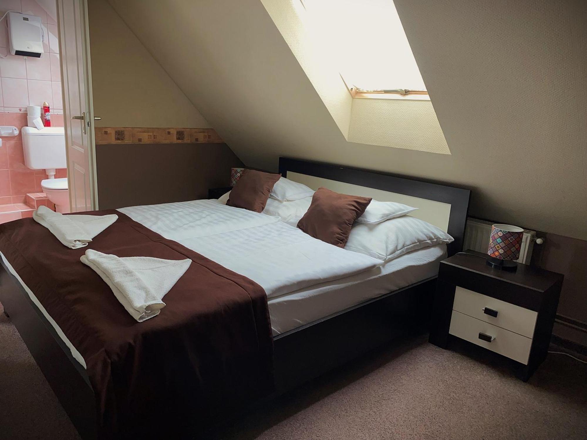 Kek Laguna Wellness Apartmanok Egerszalók Eksteriør billede