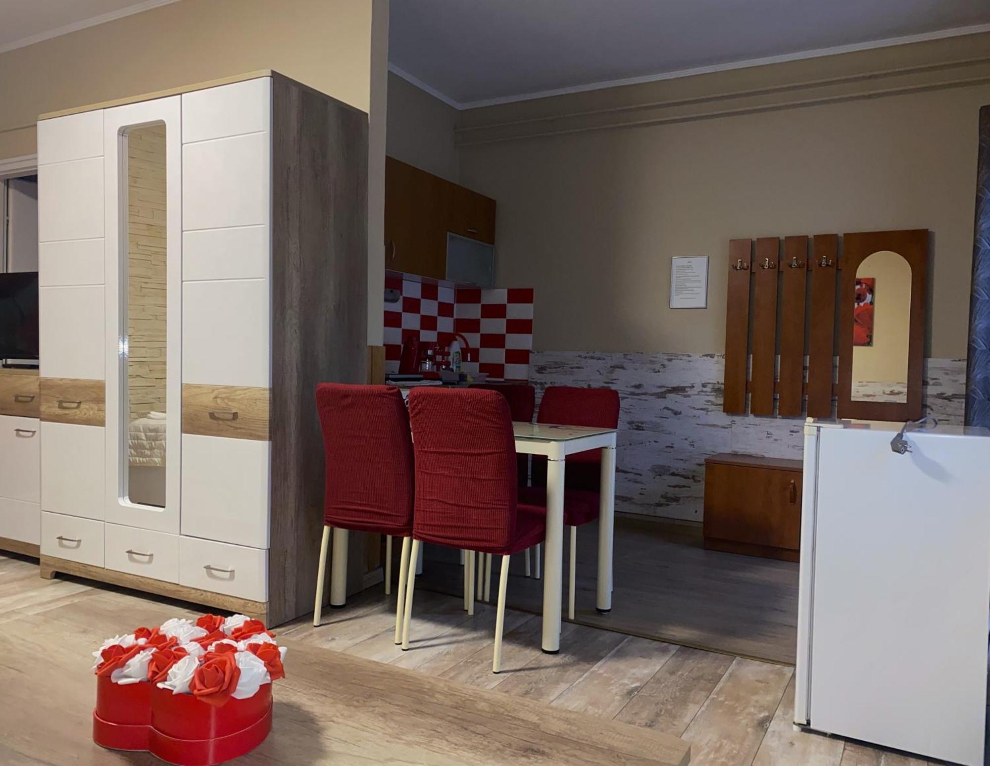 Kek Laguna Wellness Apartmanok Egerszalók Eksteriør billede