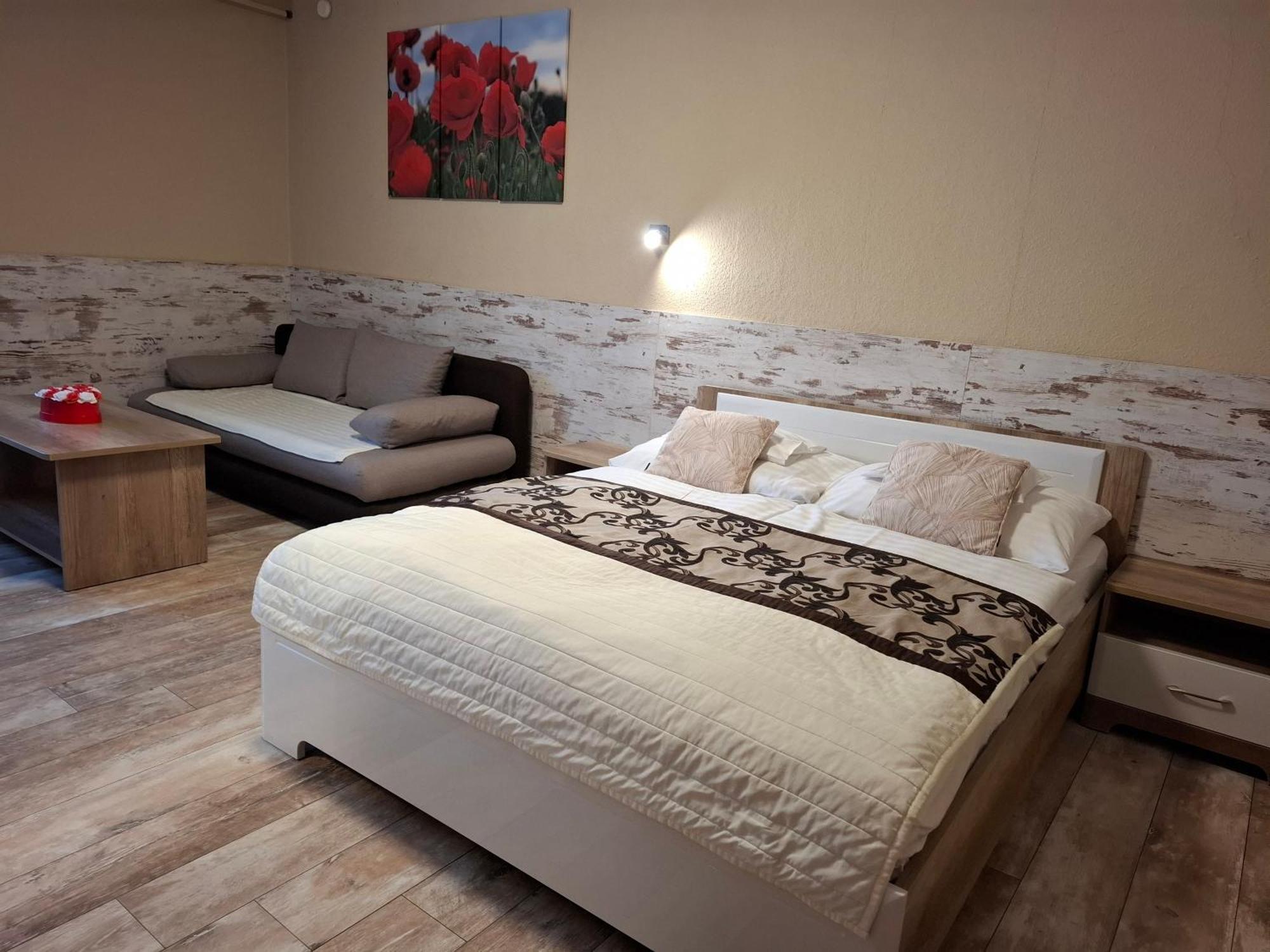Kek Laguna Wellness Apartmanok Egerszalók Eksteriør billede