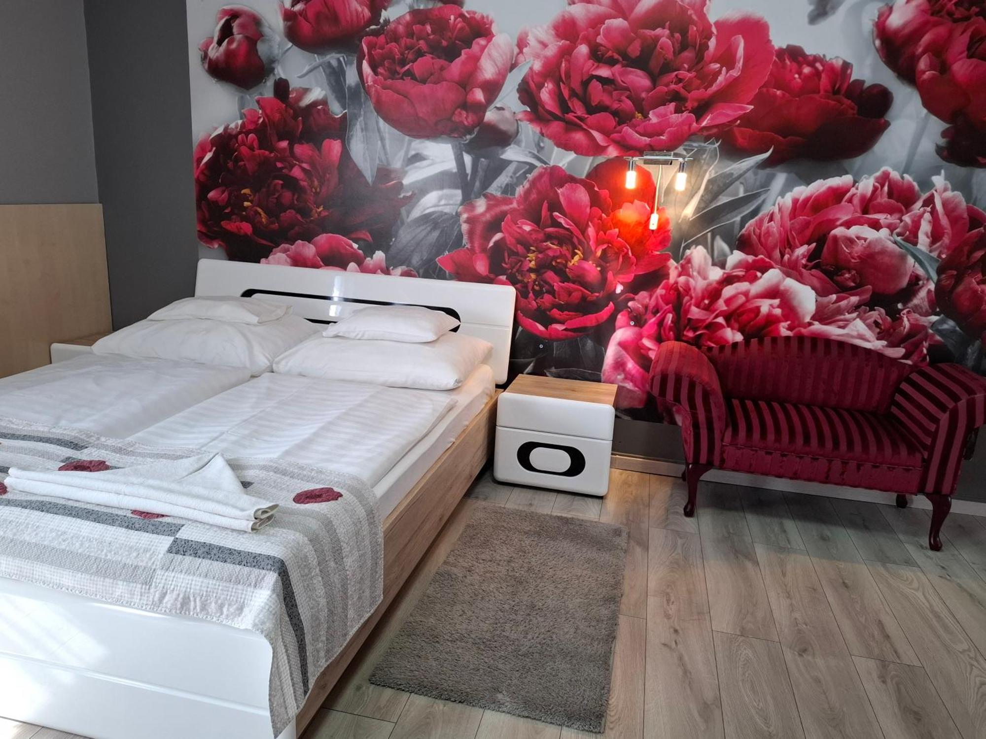 Kek Laguna Wellness Apartmanok Egerszalók Eksteriør billede
